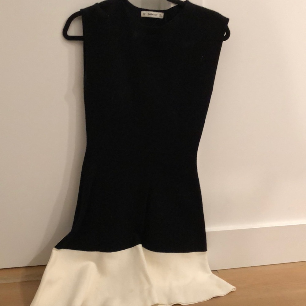 Black and white Zara knit dress size l